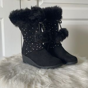 BLACK SPARKLY WINTER BOOTS
